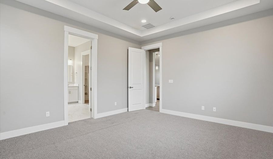 2221 N. Kenora Avenue (Darius)