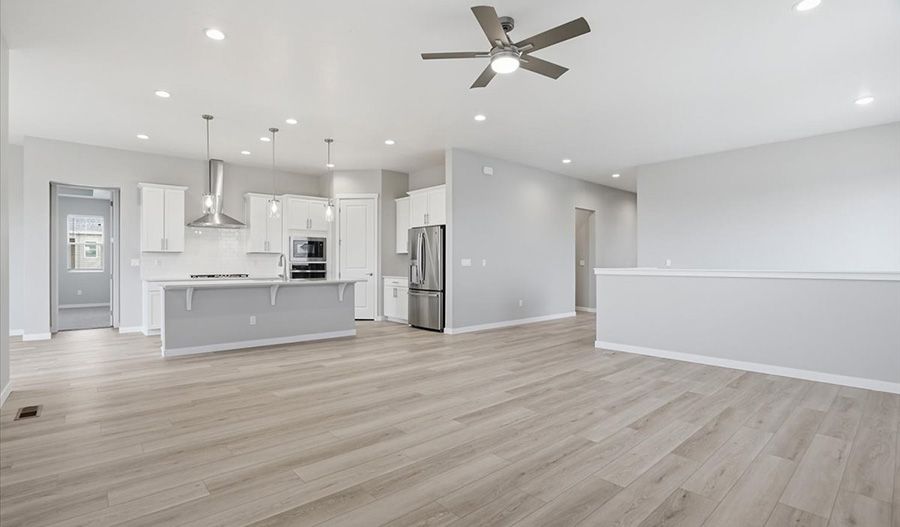 1301 White Cliffs Street (Darius)