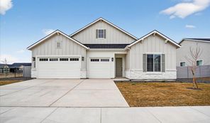 2299 N Kenora Avenue (Darius)