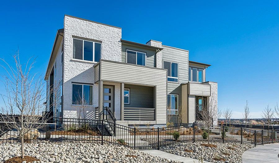 The Duos at Looking Glass por Richmond American Homes en Denver Colorado