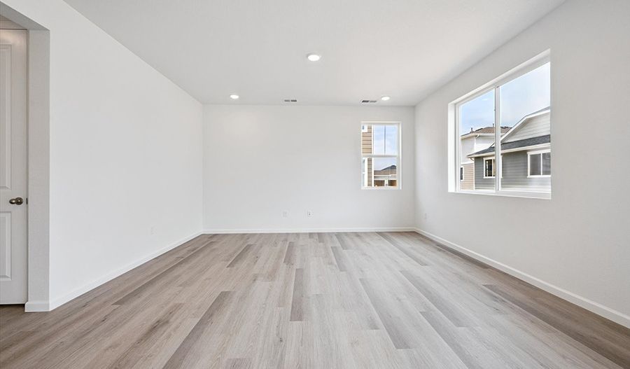 45921 Wood Thrush Avenue (Lapis)