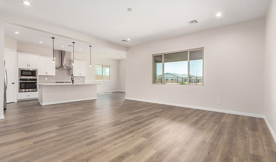 10512 S. 48th Drive (Pomona)