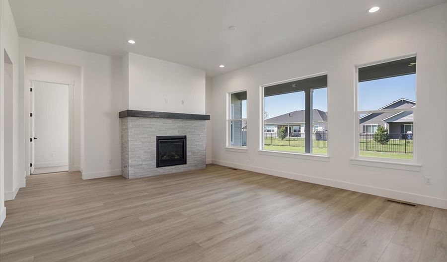 2195 N. Kenora Avenue (Helena)