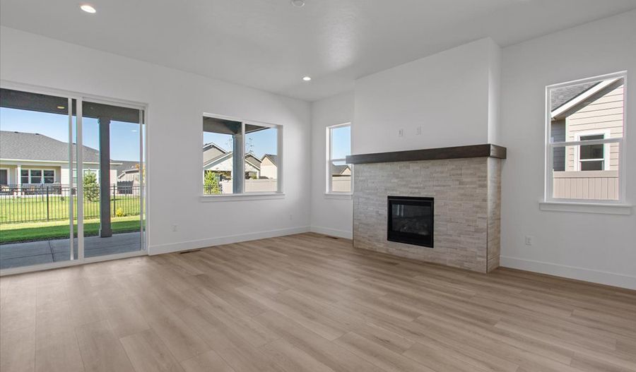 2163 N. Kenora Avenue (Powell)