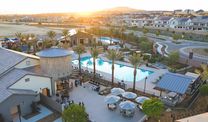 Crestview at Sommers Bend por Richmond American Homes en Riverside-San Bernardino California