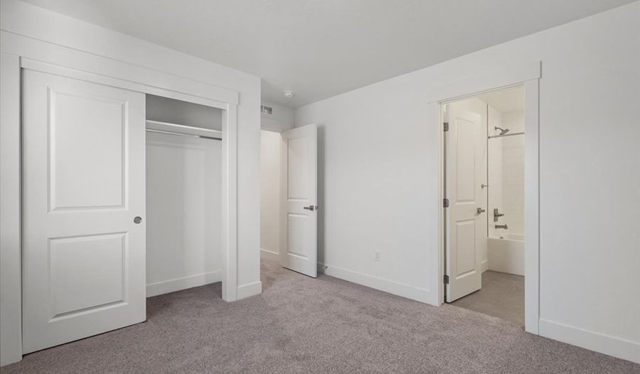 6072 N. Torva Avenue (Yorktown)