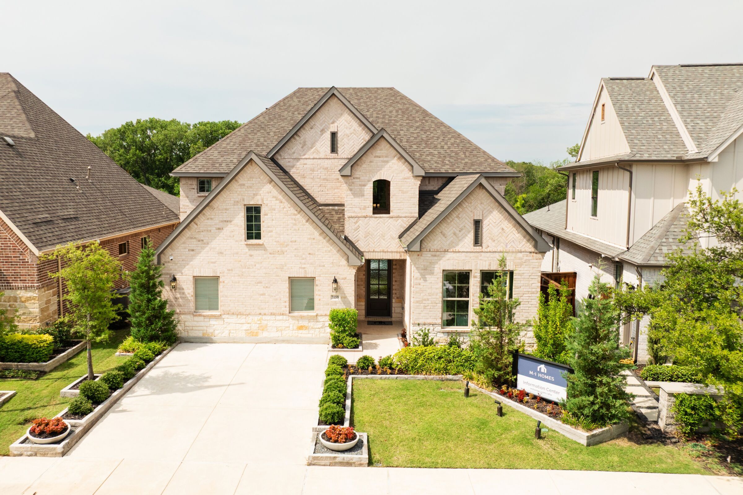 Aster Park por M/I Homes en Dallas Texas