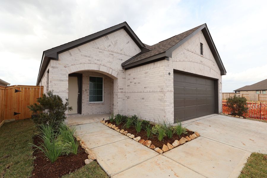 8131 Kay Harbor Drive (Magnolia)