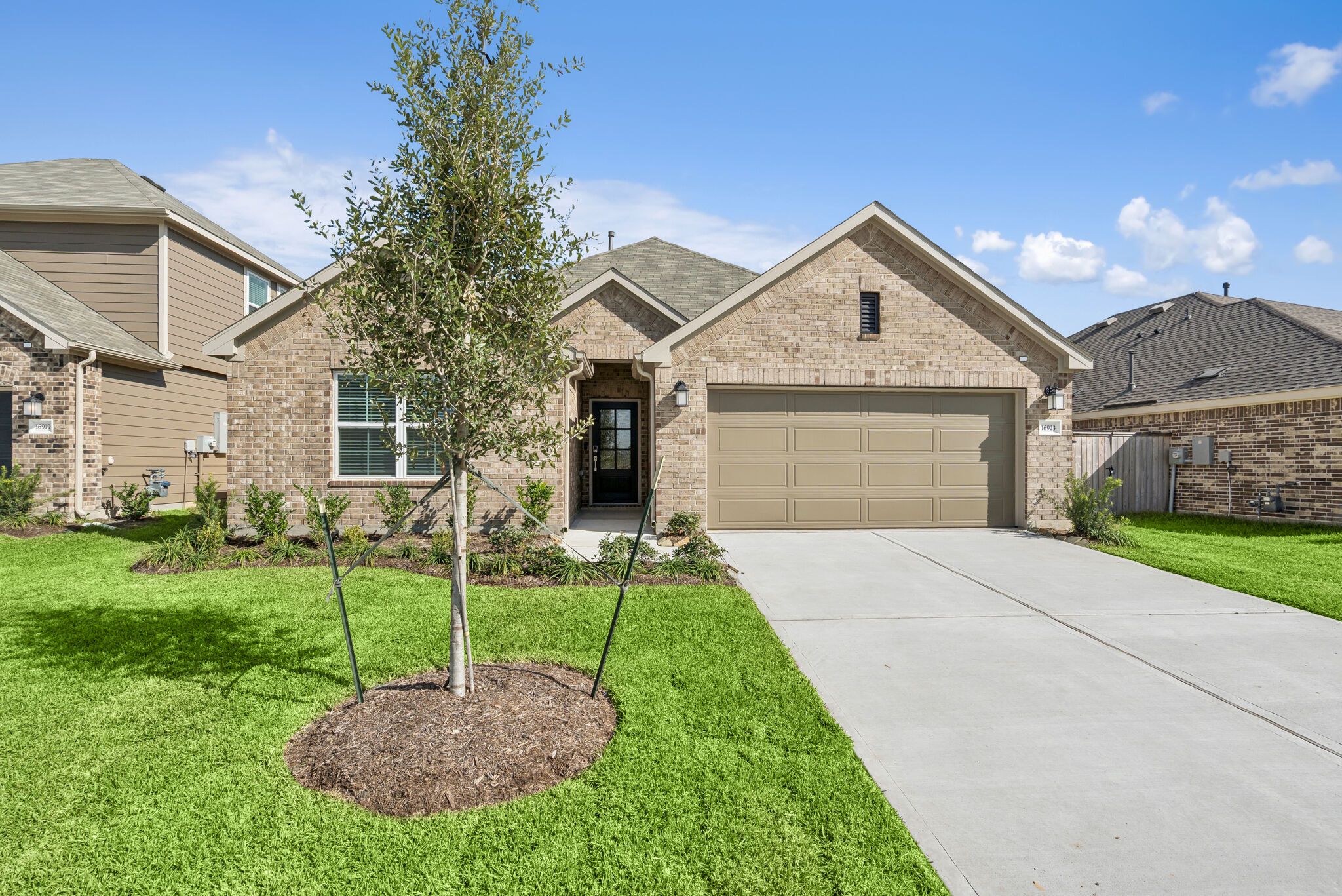 Pizarro - Pinewood At Grand Texas: New Caney, Texas - M/I Homes