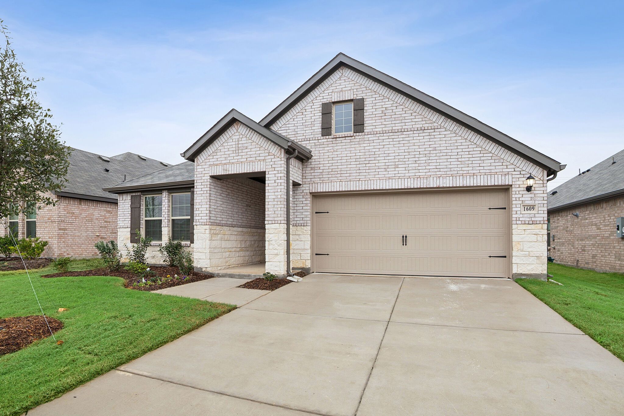 1609 Rushpea Drive (Esparanza)