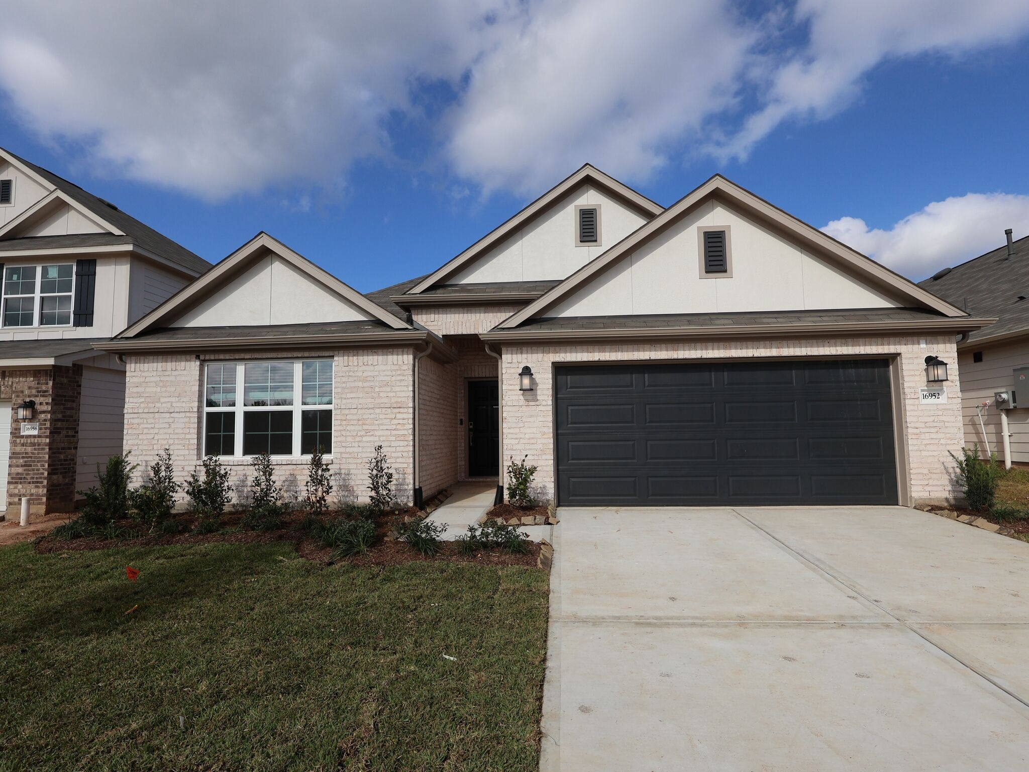 Pizarro - Lone Star Landing: Montgomery, Texas - M/I Homes