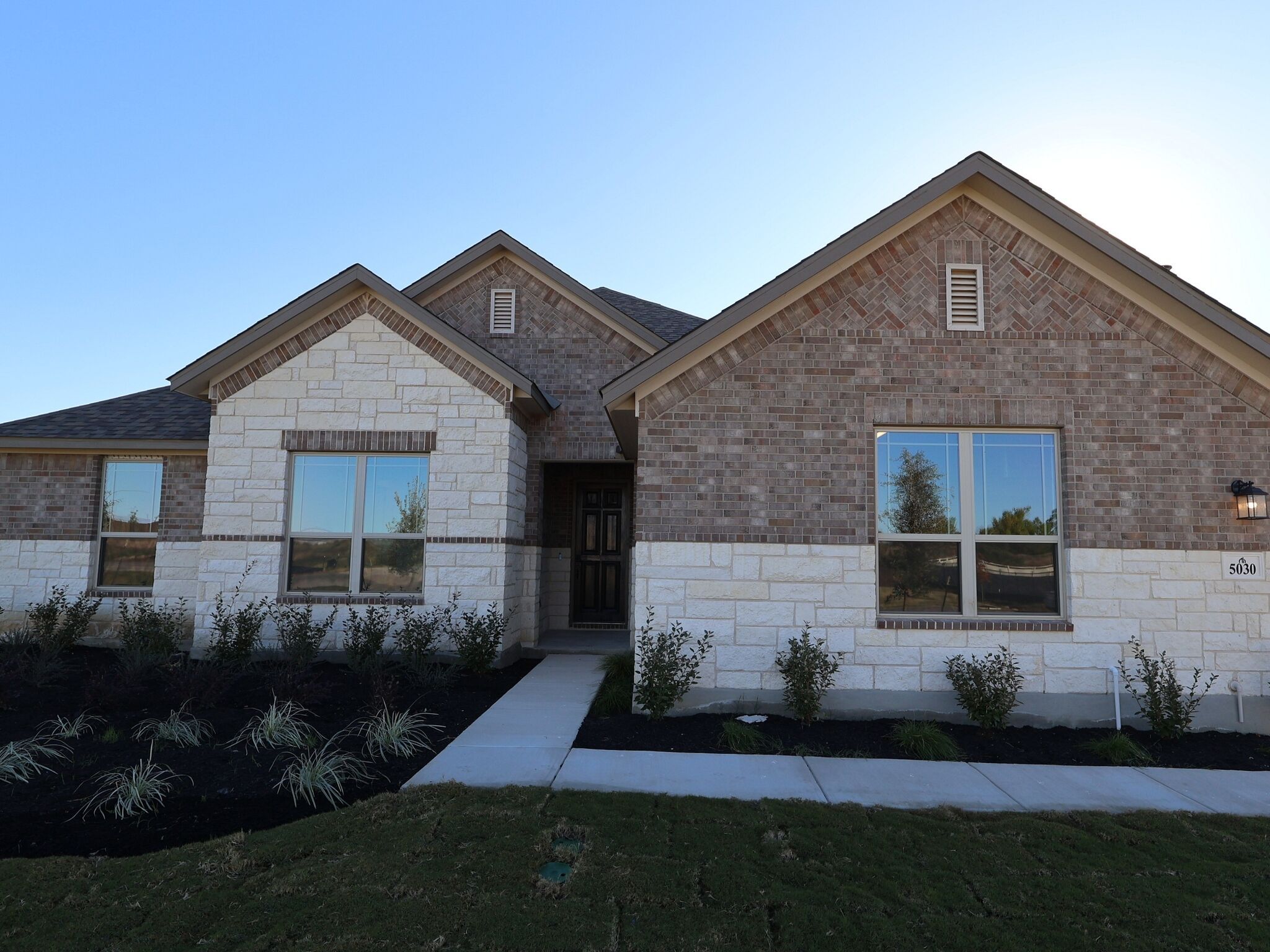 Sabine - Everly Estates: San Antonio, Texas - M/I Homes