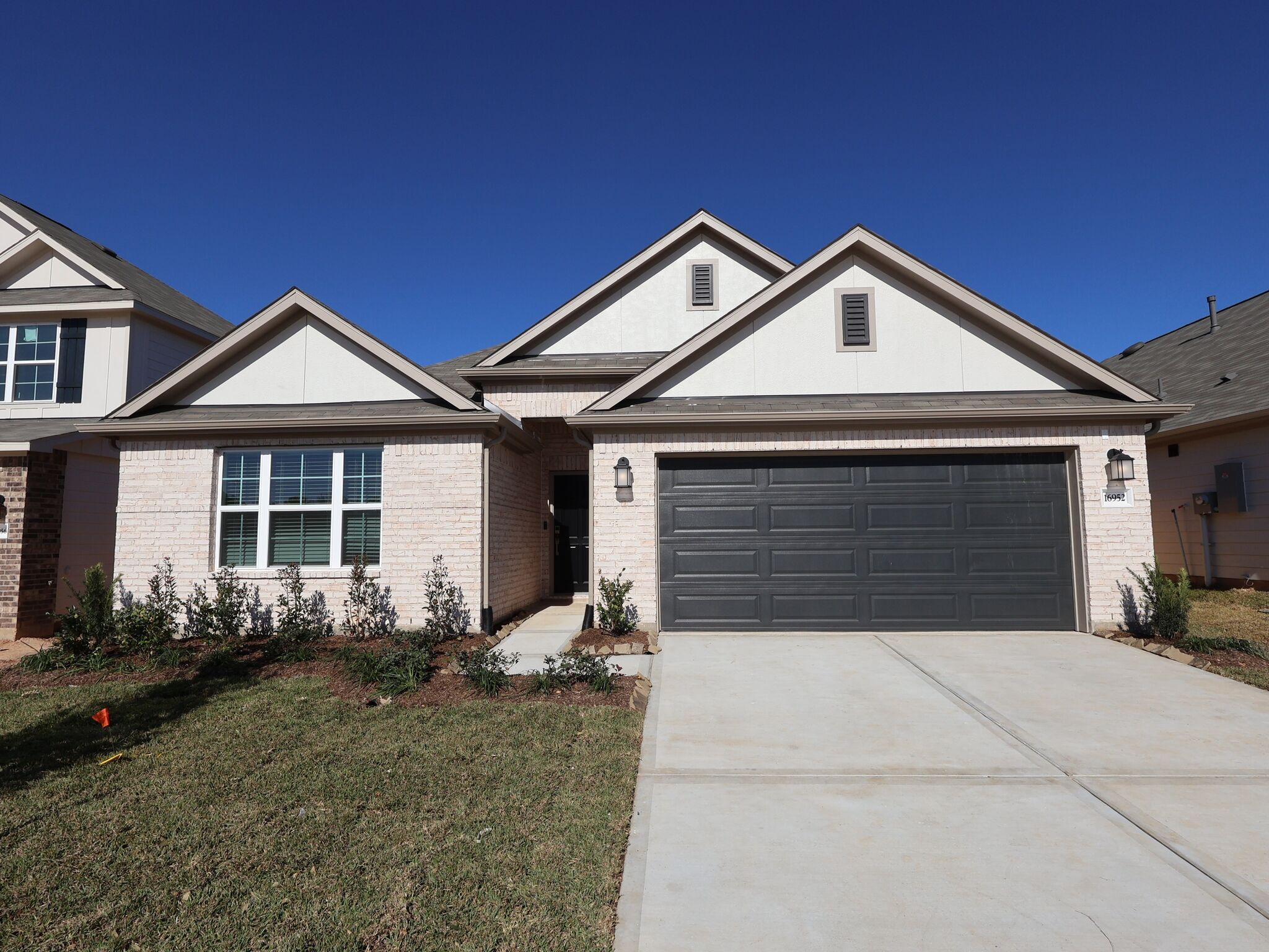 Pizarro - Lone Star Landing: Montgomery, Texas - M/I Homes