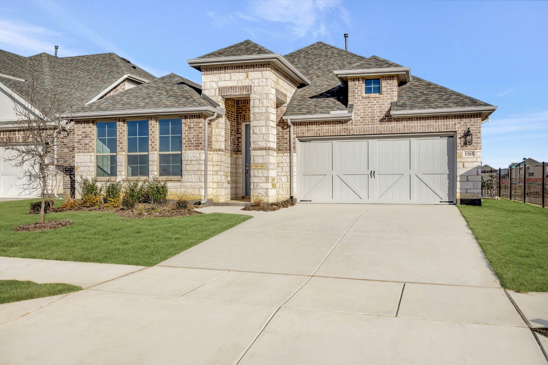 5305 Archeron Avenue (Clary)