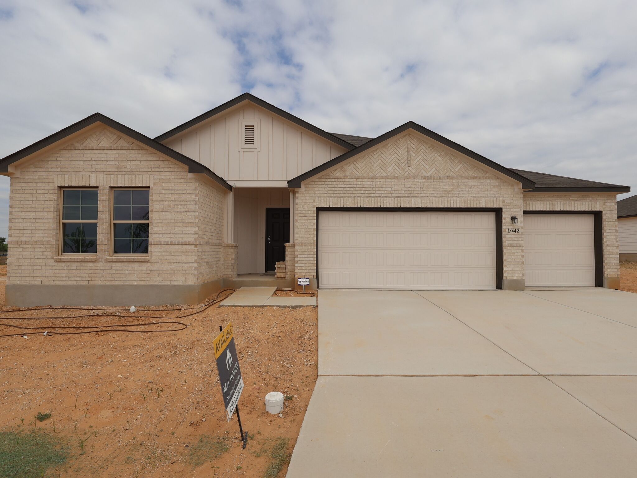Ellsworth - Hickory Ridge: Elmendorf, Texas - M/I Homes