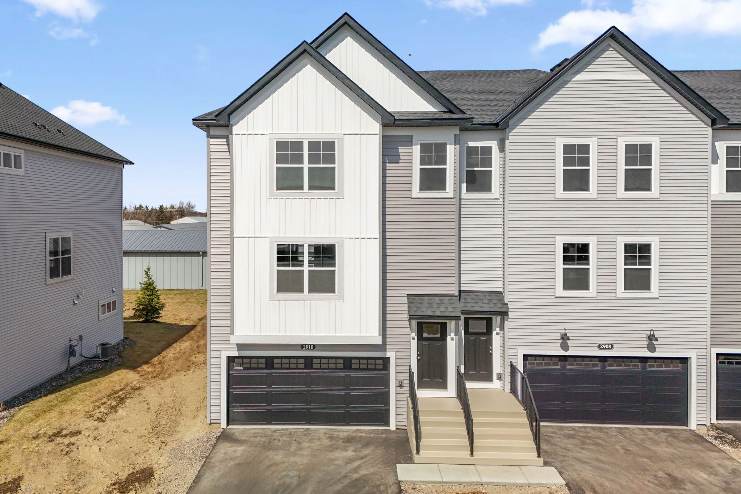 The Towns at Lakeshore Park por M/I Homes en Minneapolis-St. Paul Minnesota