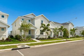 8215 Seaflower Parkway (Carmel)