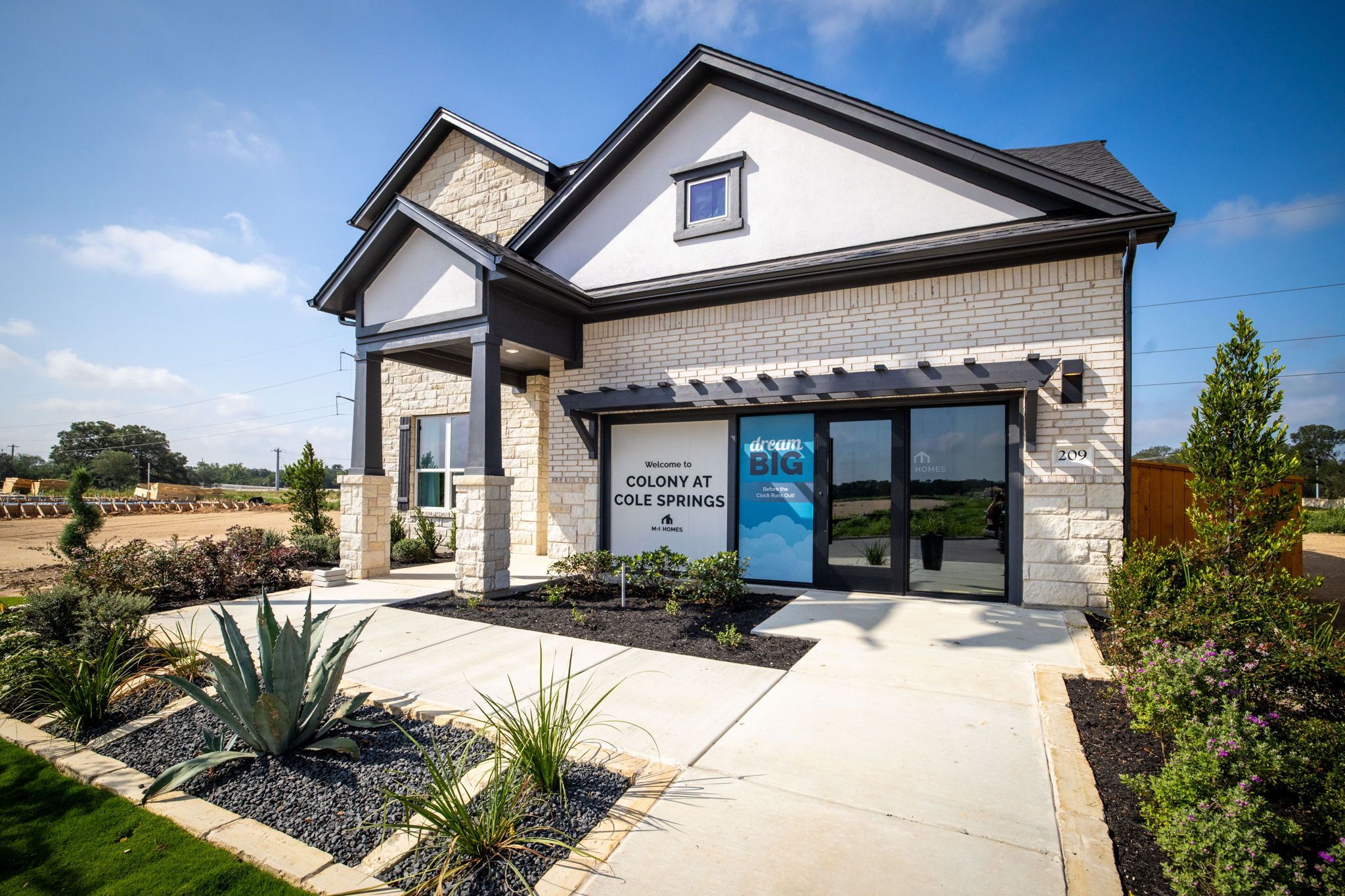 Belmont II Model Front Exterior
