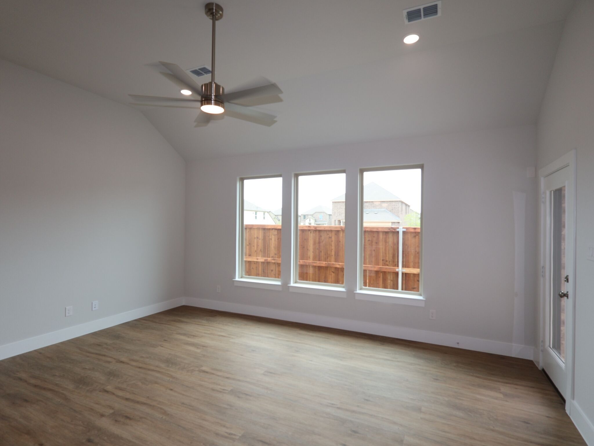 3816 Nocona Street (Iris)