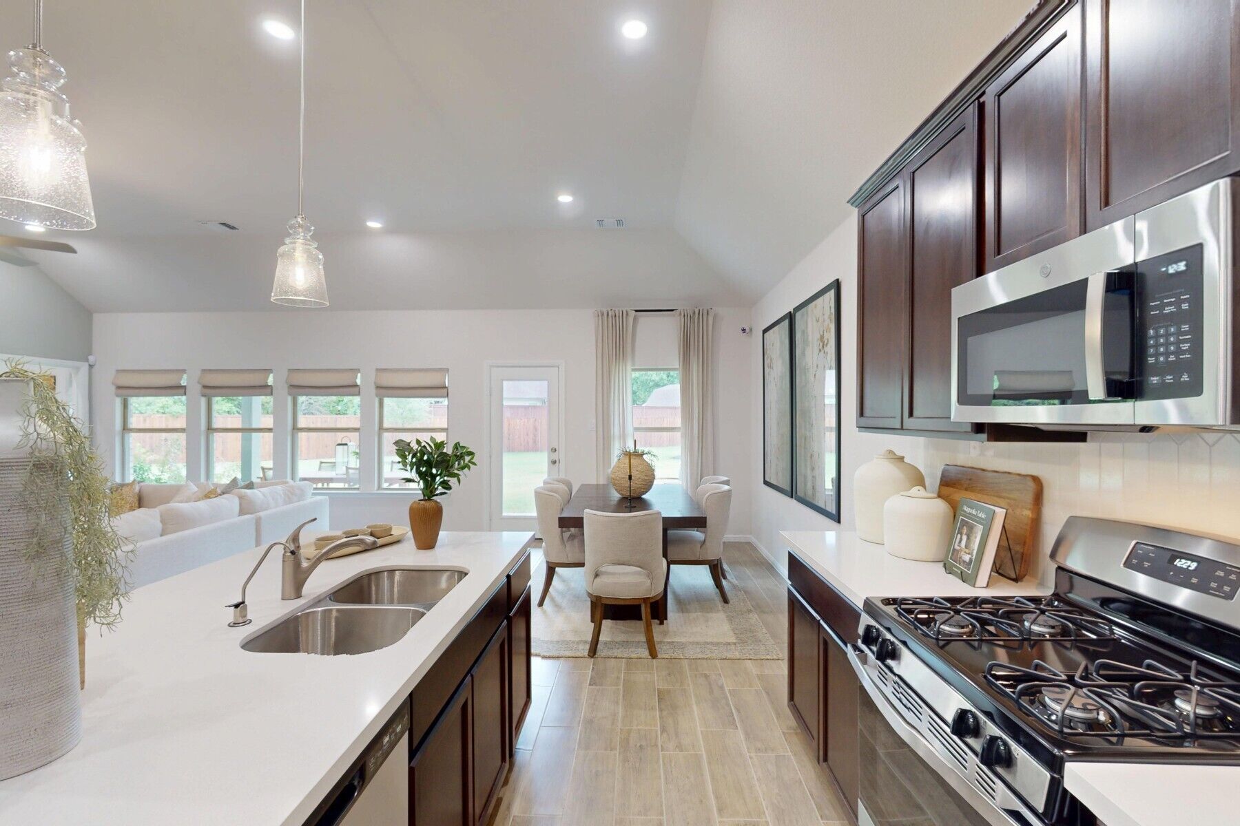 Barbosa - Kings Way: Denton, Texas - M/I Homes