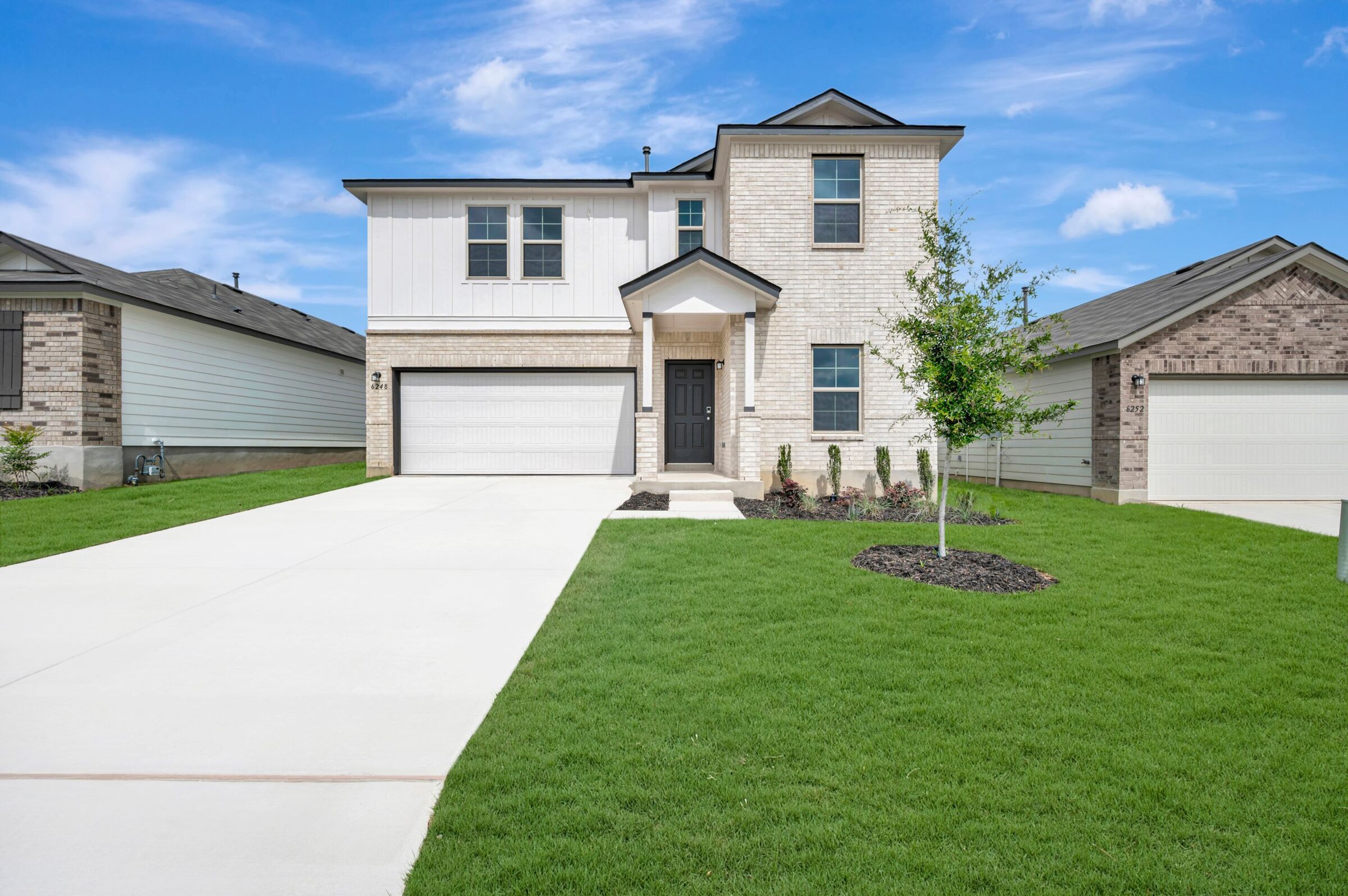 6248 Persimmon Lake (Armstrong)