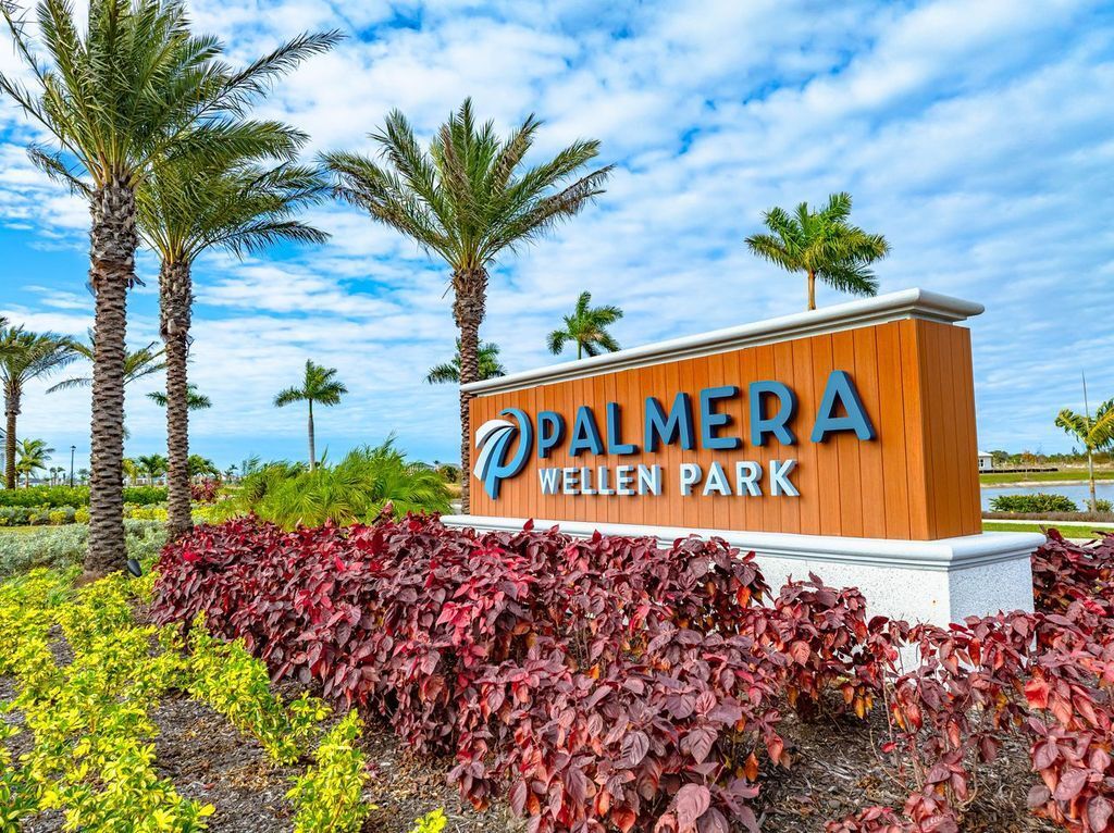 Palmera Entrance