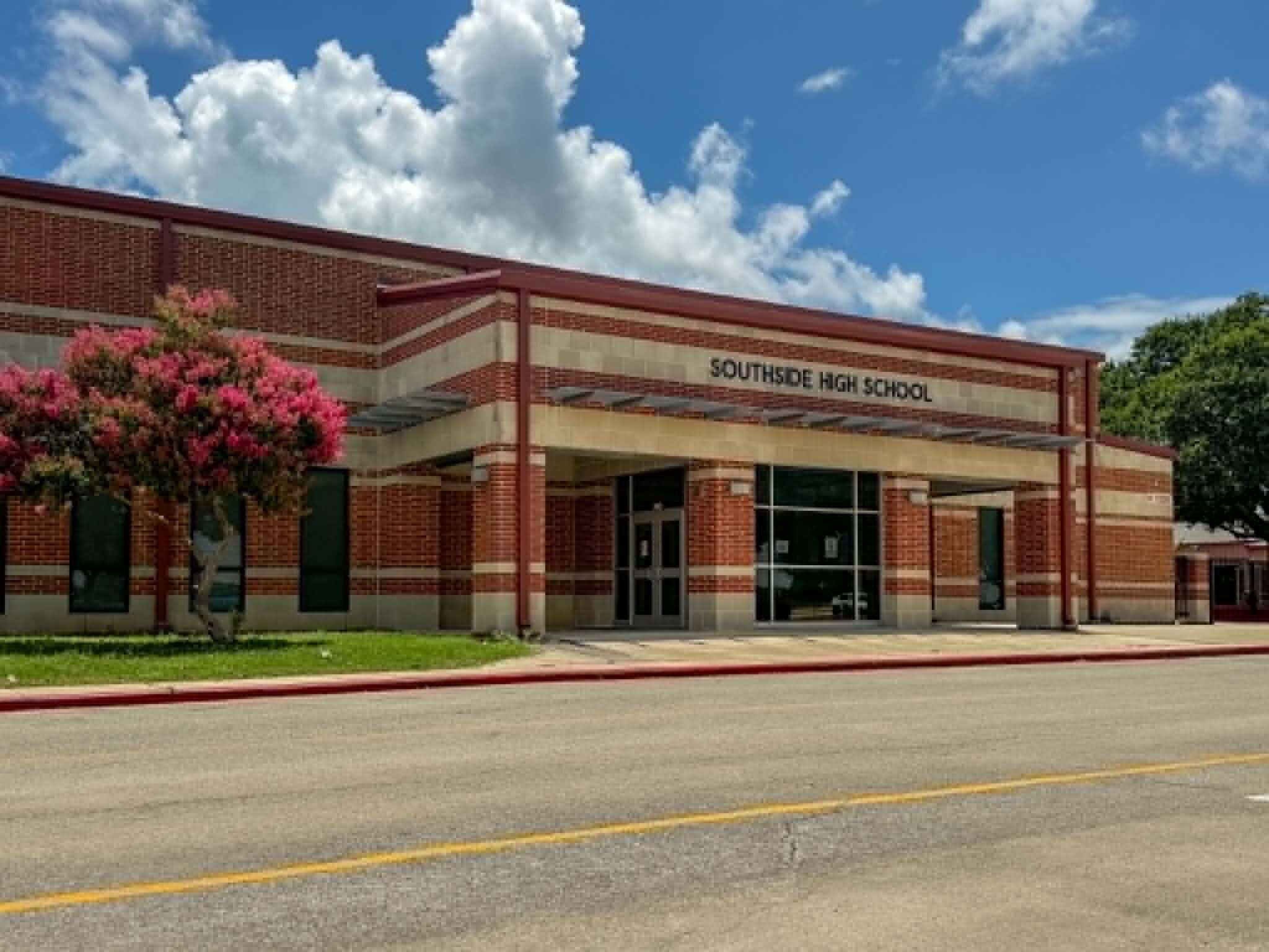 Southside High School,Community Entrance,Freedom Elementary School,Sandy Oaks Exit
