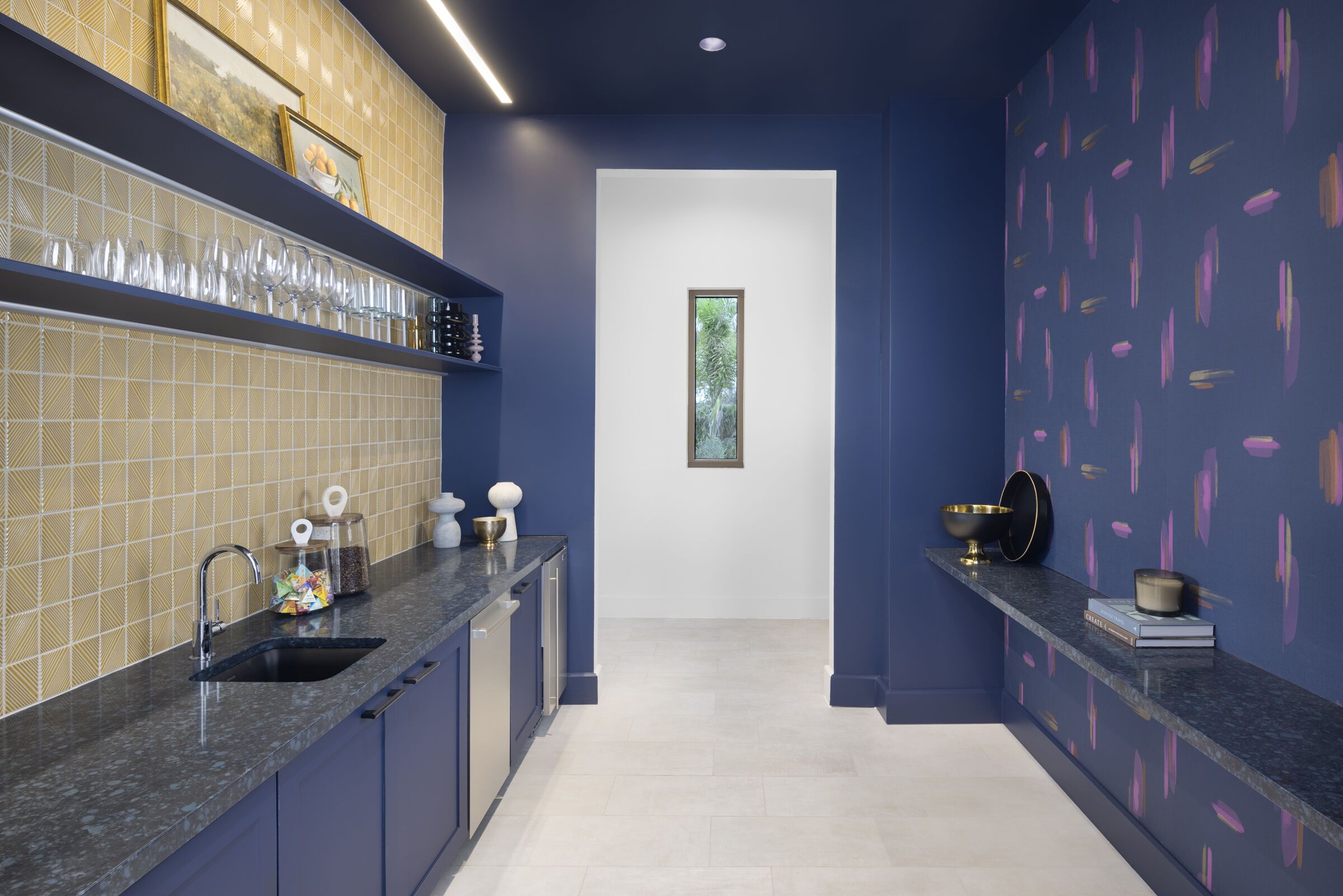 Amenity Bar
