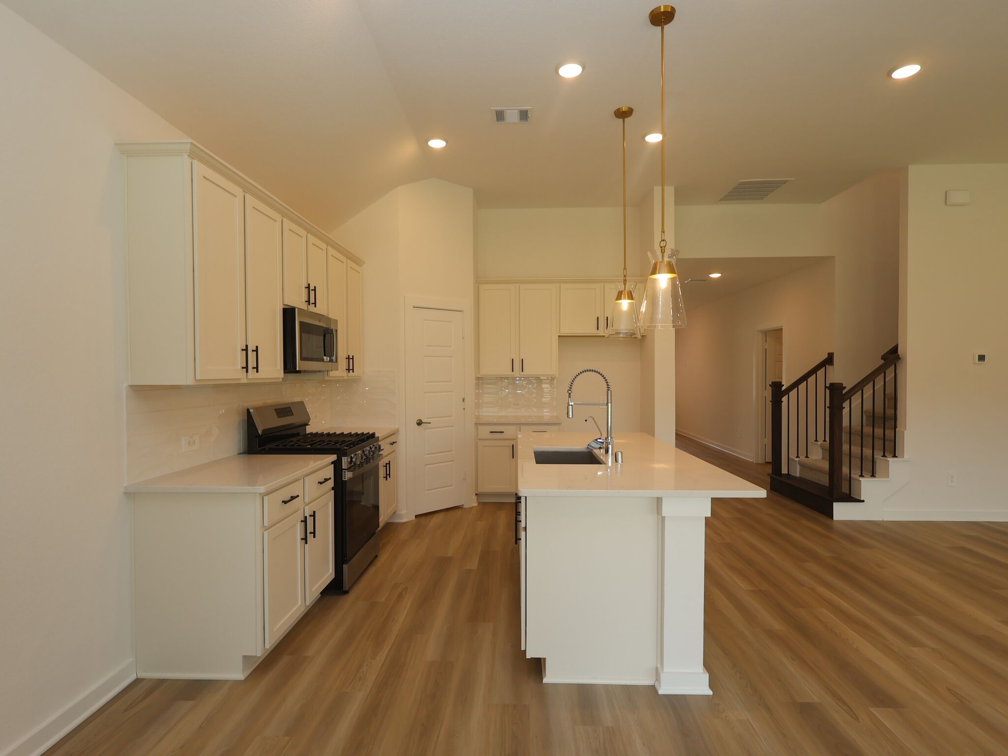 10607 Annex Avenue (Barbosa)