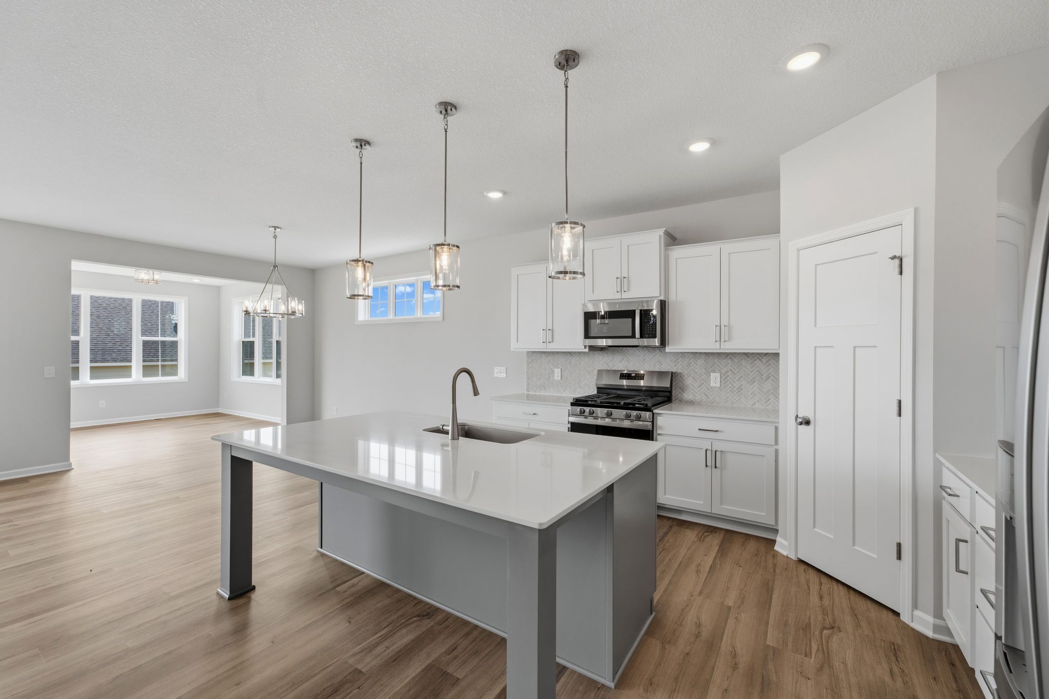 7586 201st Street W (Grayson)