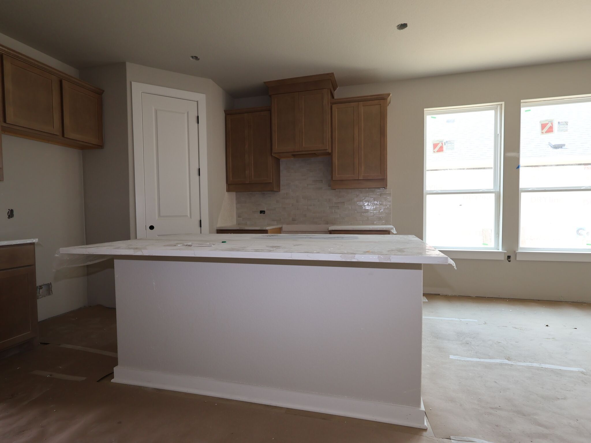 635 Clarissa Street (Violet)