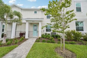 8229 Seaflower Parkway (Carmel)