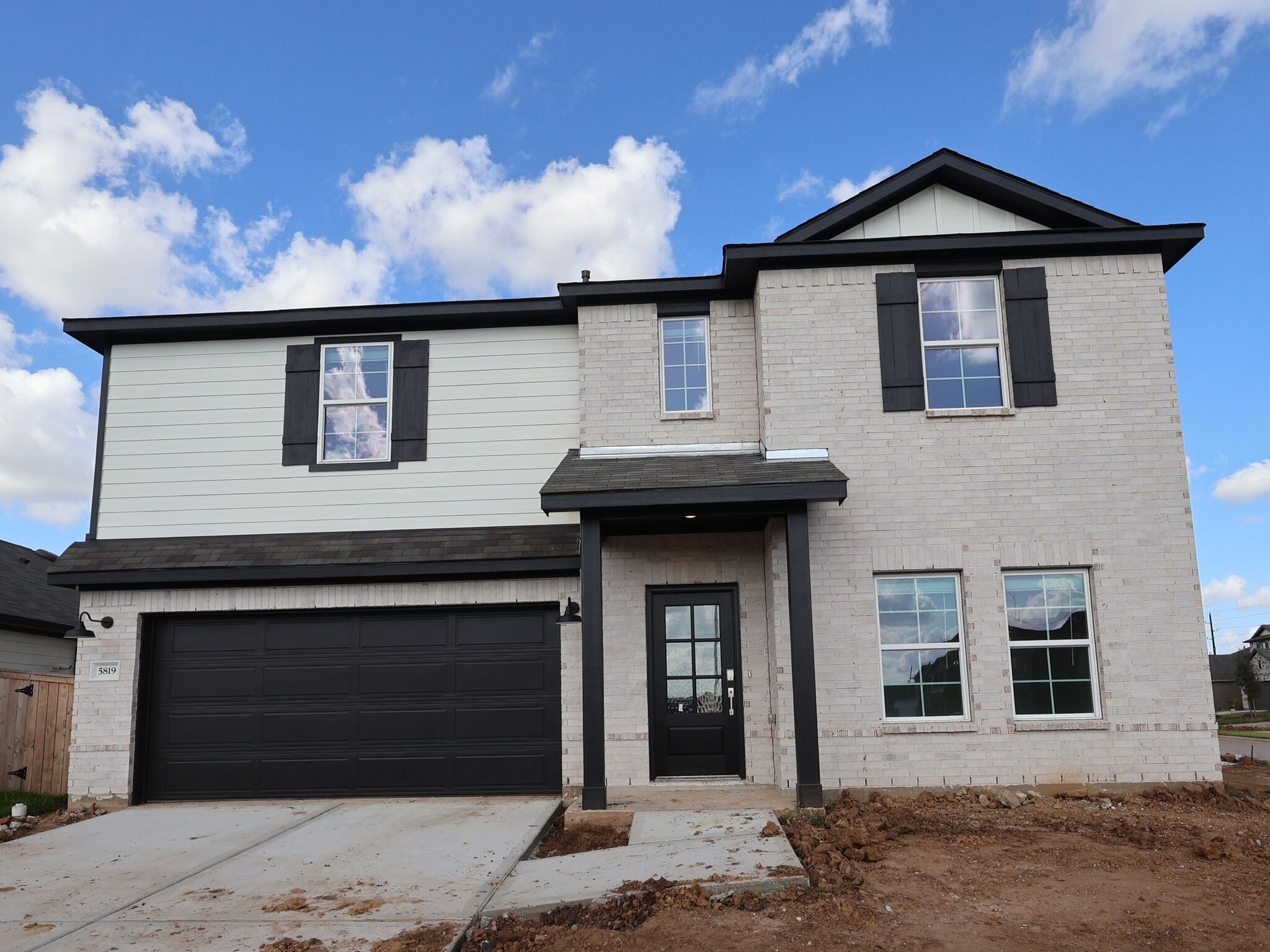 5819 Blazing Light Lane (Columbus)