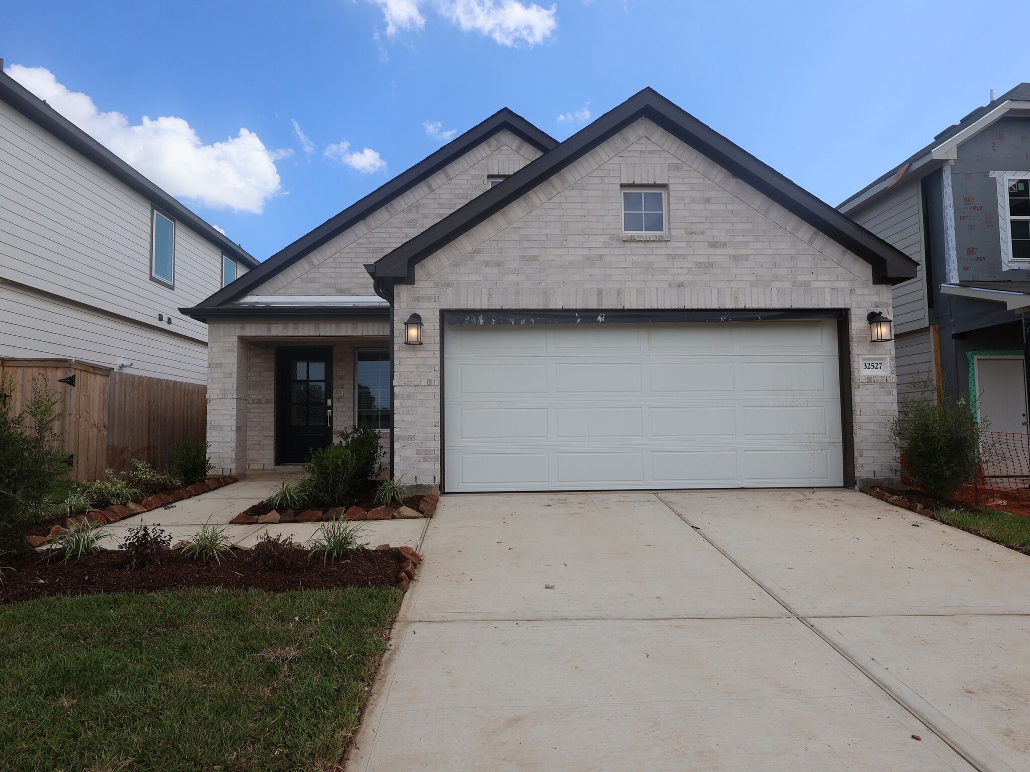 32527 Midsummer Drive (Magnolia)
