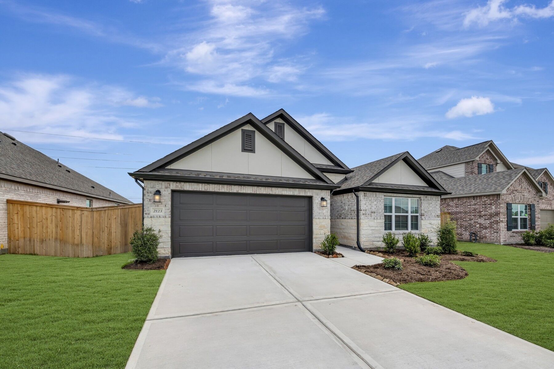 2123 Lone Bronco Boulevard (Pizarro)