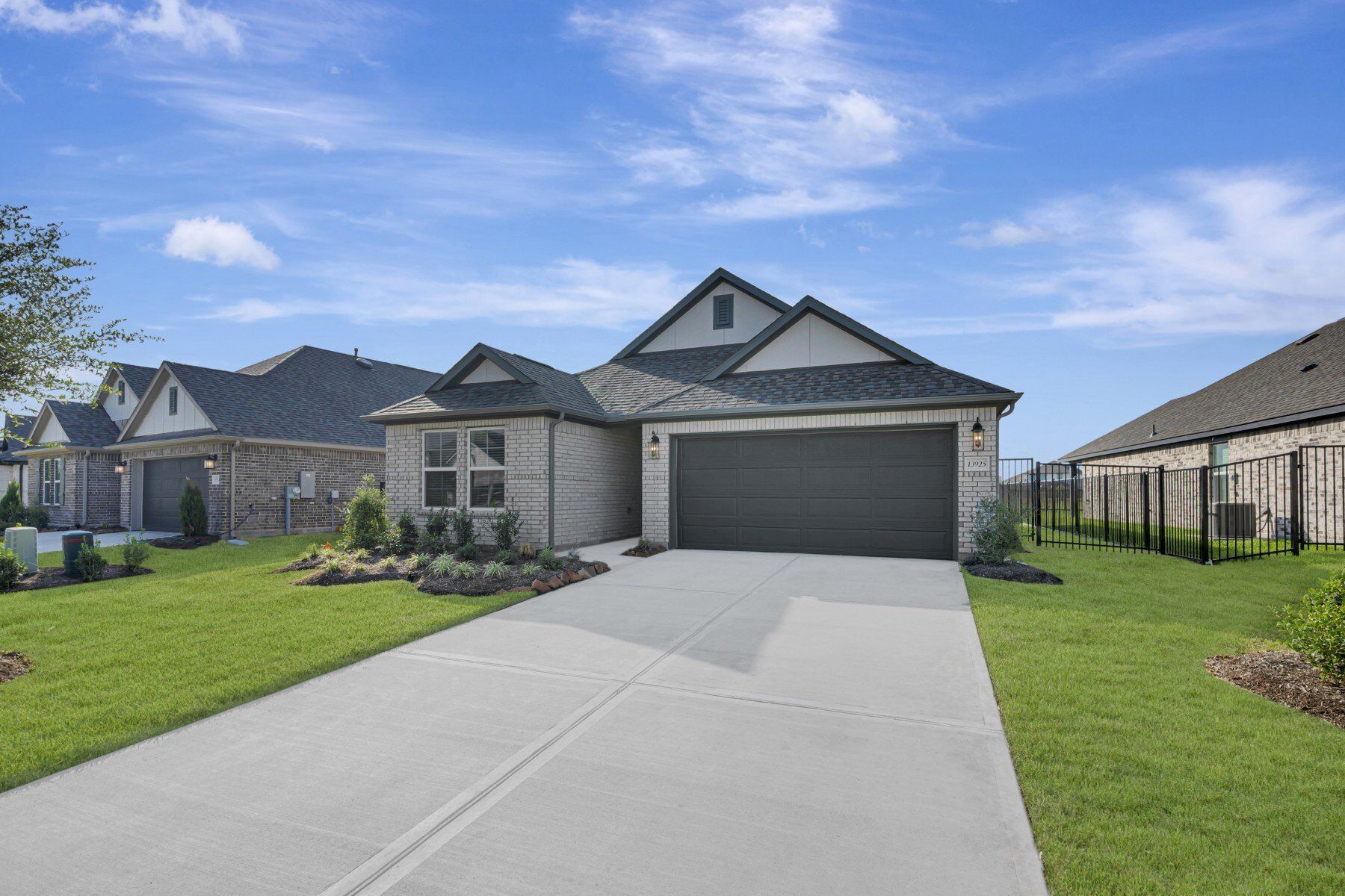 Dawson - Lago Mar: Santa Fe, Texas - M/I Homes