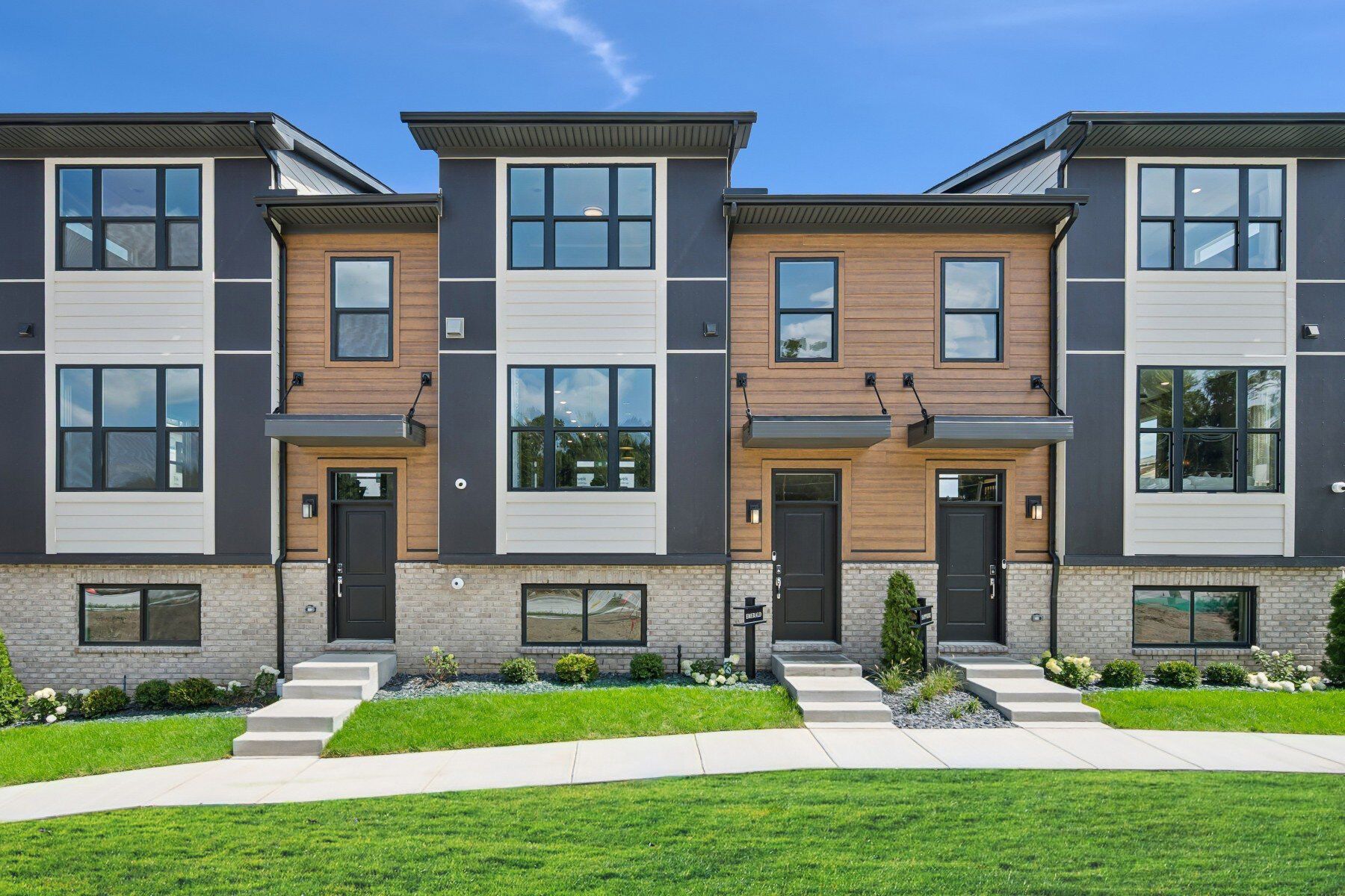 Emerald Int - Wesley Park: Troy, Michigan - M/I Homes