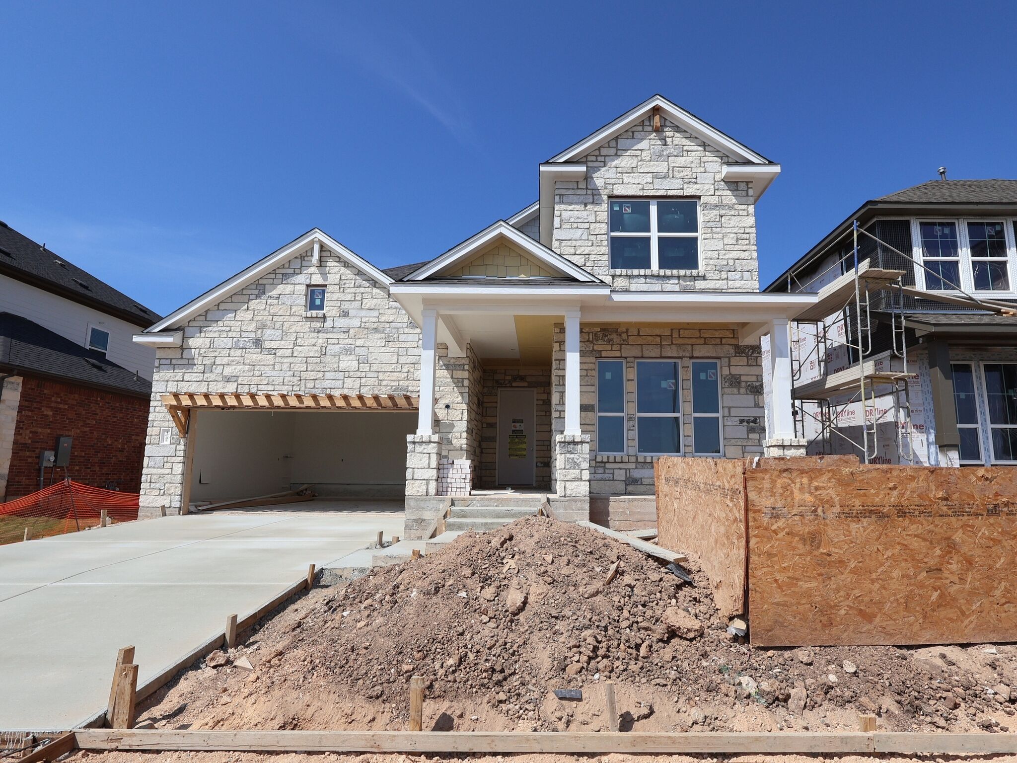 4045 Fulton Drive (Balcones II)