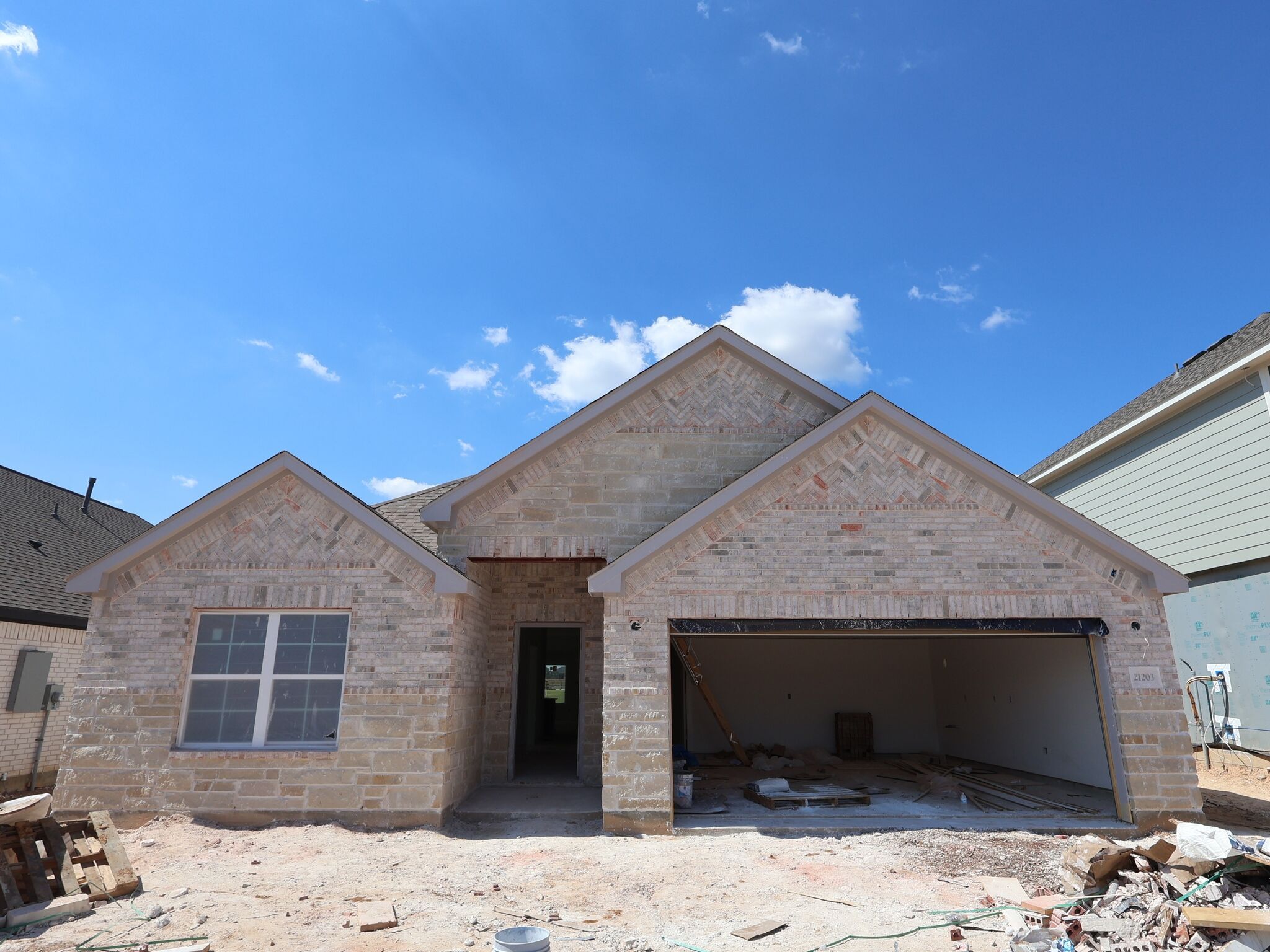 21203 Venetian Glass Lane