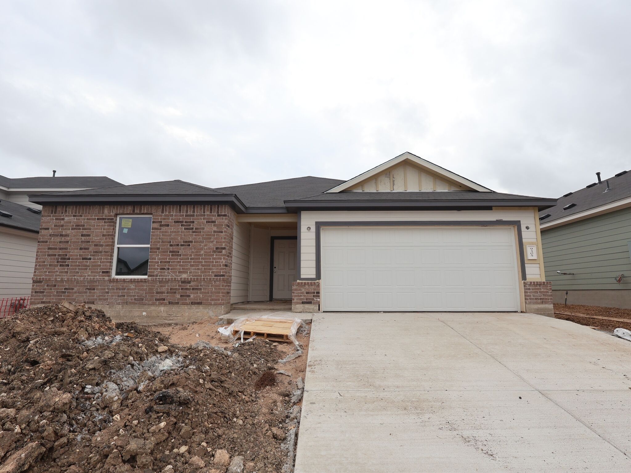 Moscoso - Marble Creek Crossing: Austin, Texas - M/I Homes