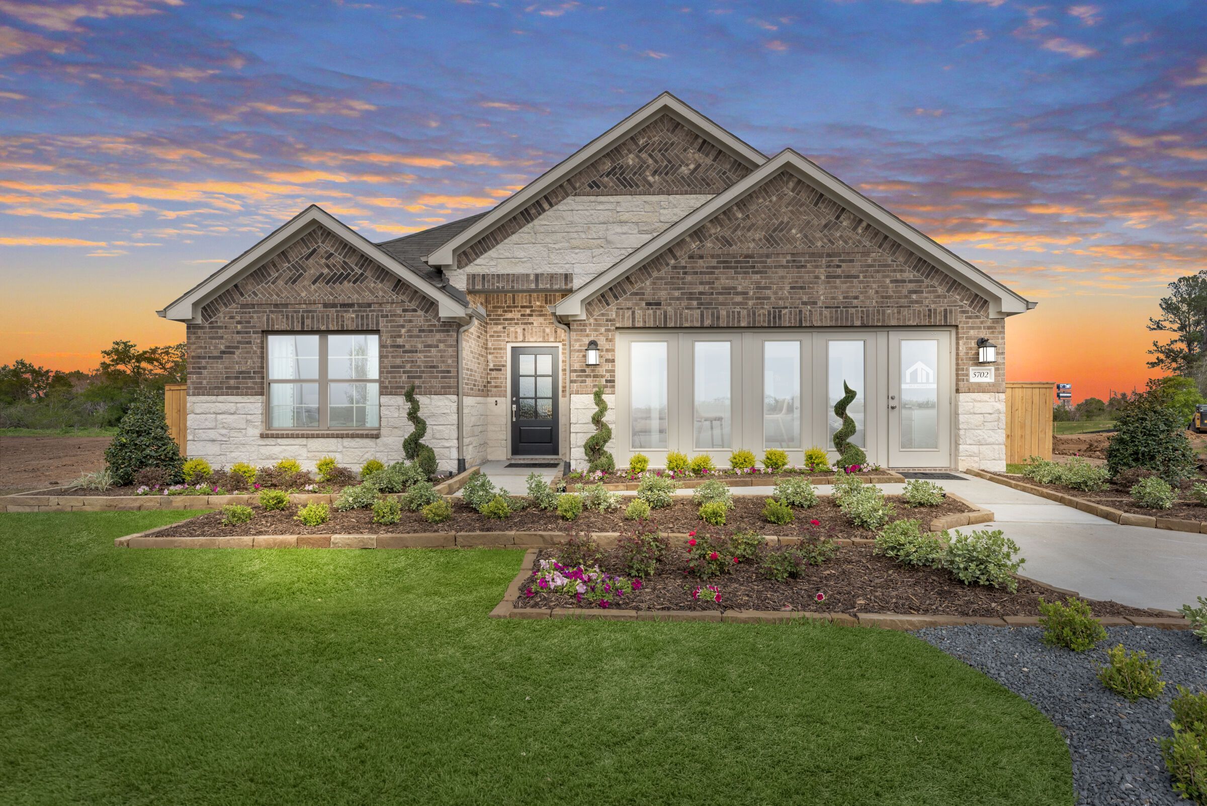 5702 Dawning Sun Street (Balboa)