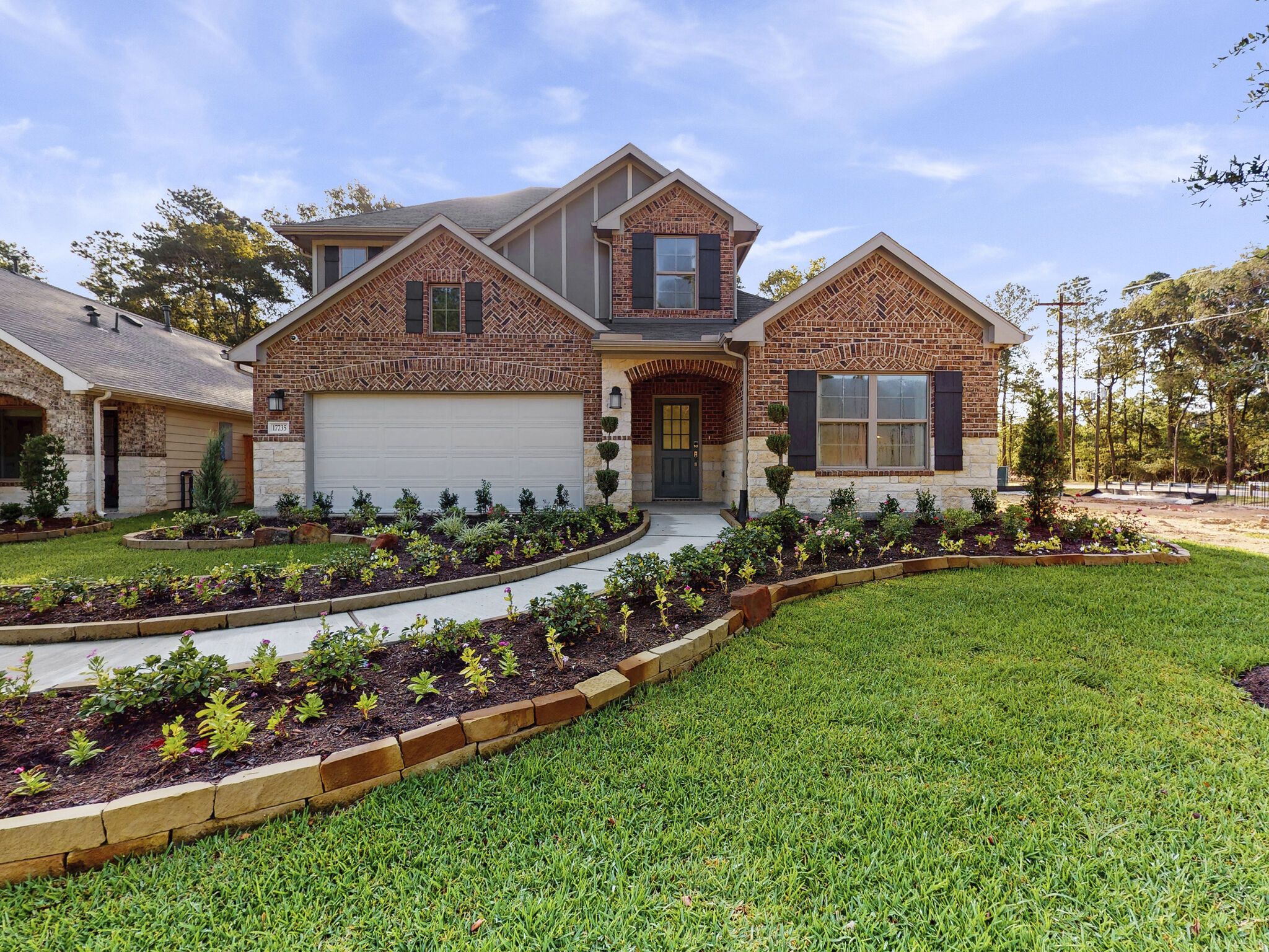 Pinewood At Grand Texas por M/I Homes en Houston Texas