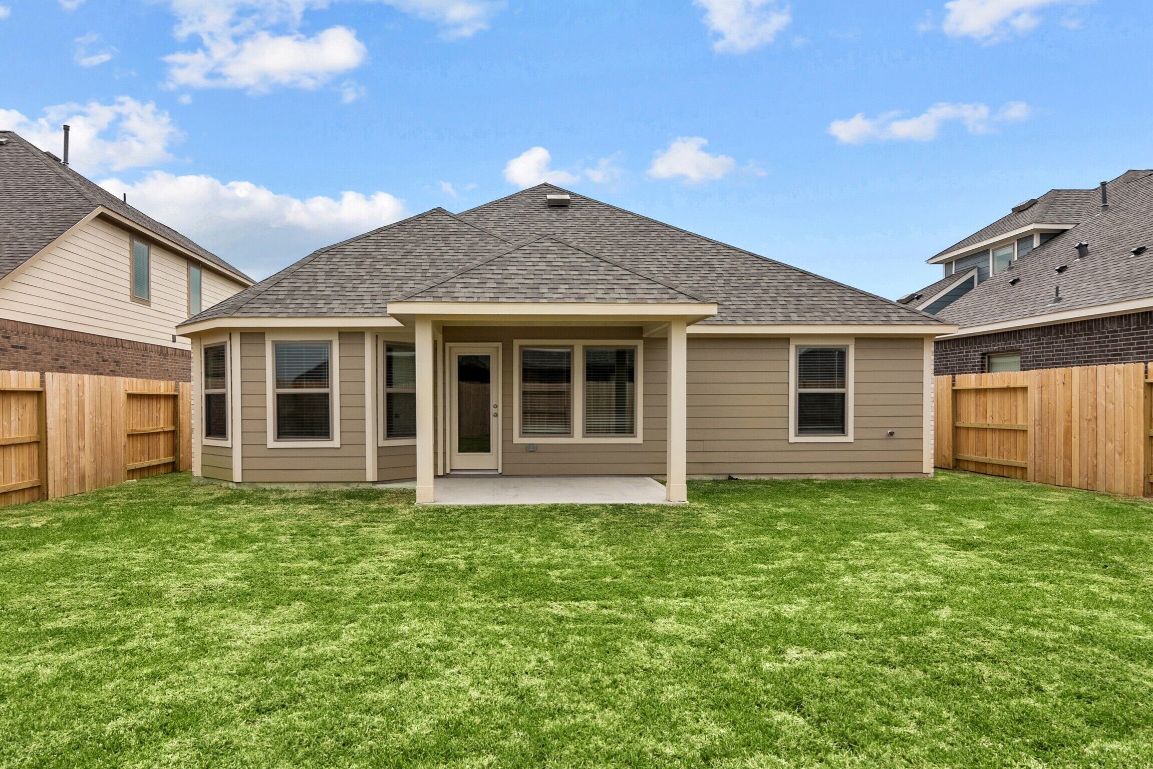 5702 Dawning Sun Street. Fulshear, TX 77441