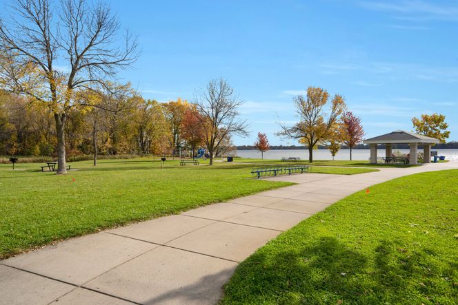 Surrounding Area - Rice Lake Park