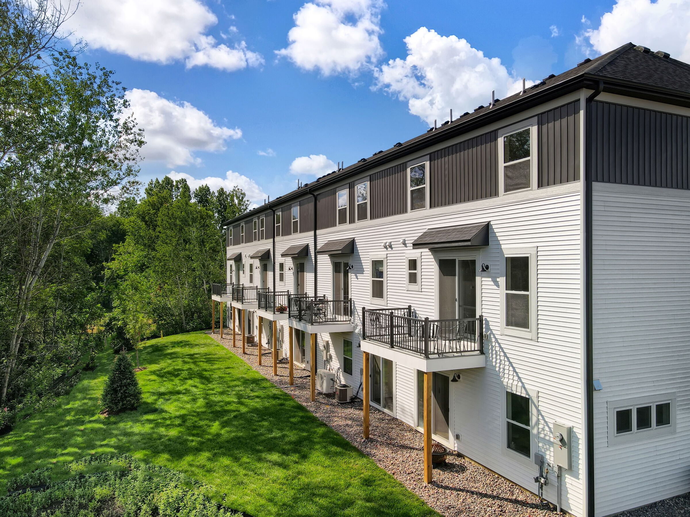 13627 Pine Drive. Rogers, MN 55374