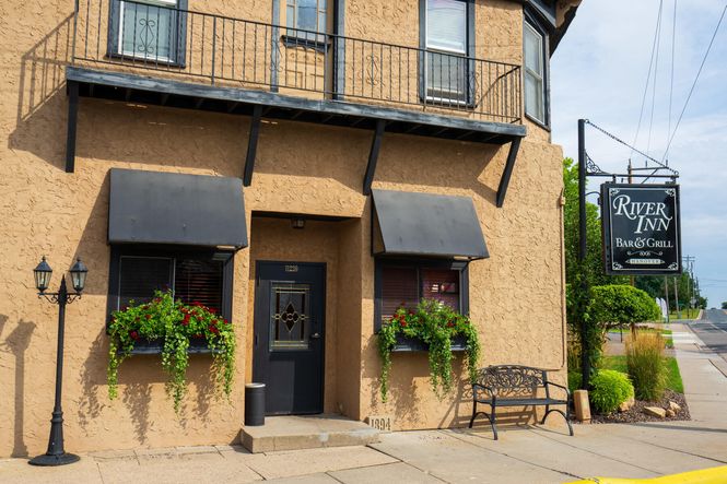 Surrounding Area - River Inn Bar & Grill