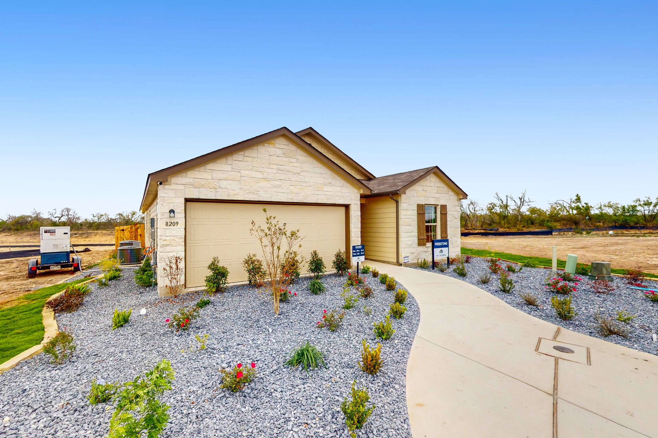 8209 Roadrunner Passage (Freestone)