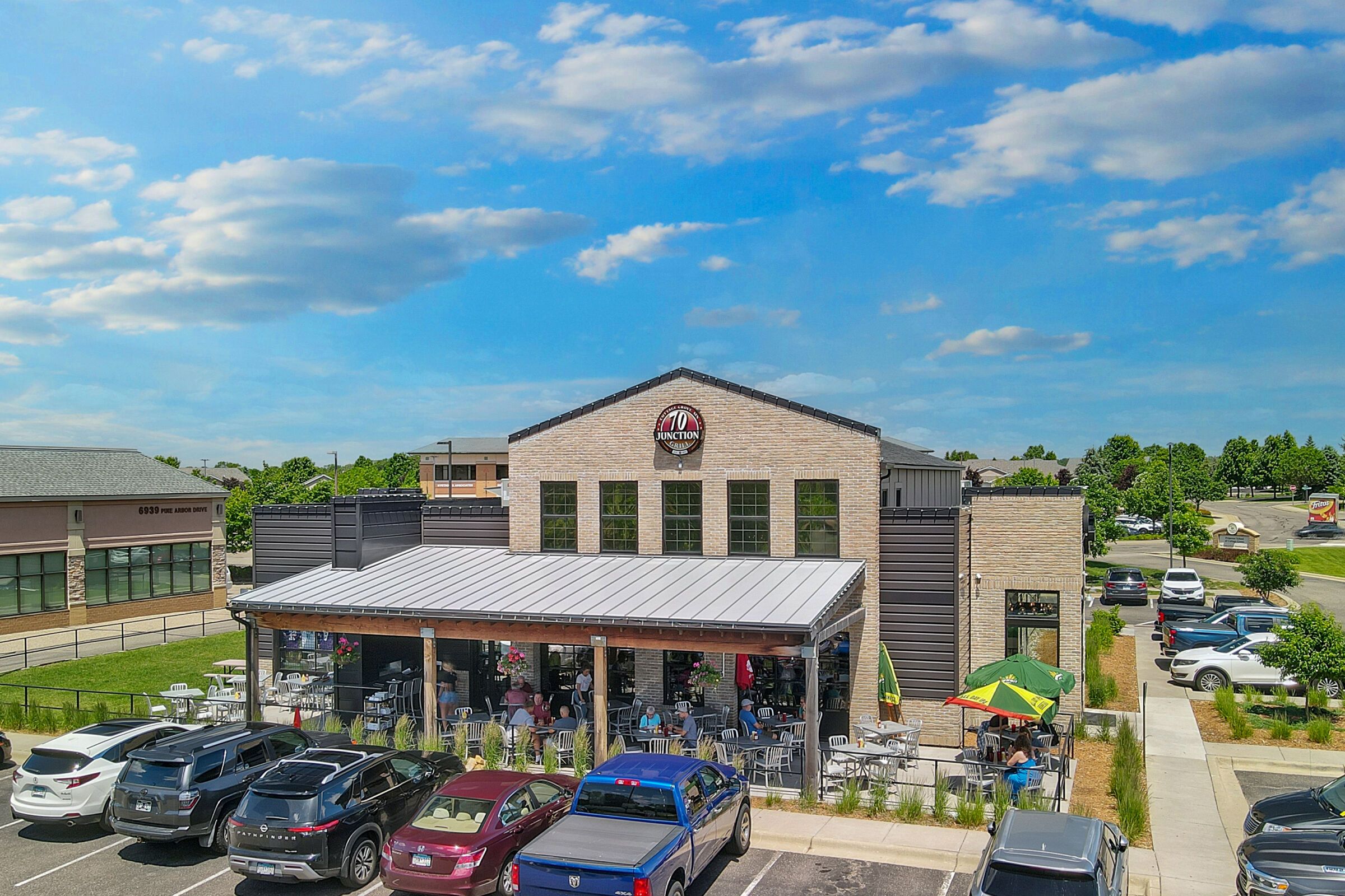 Surrounding Area - 70 Junction Grill