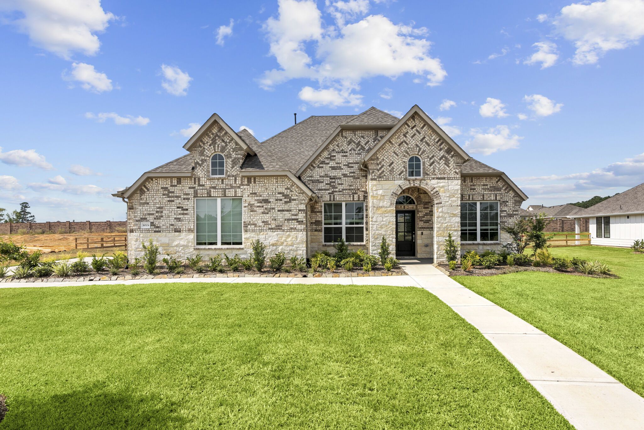 9912 Cavelier Canyon Court. Montgomery, TX 77316