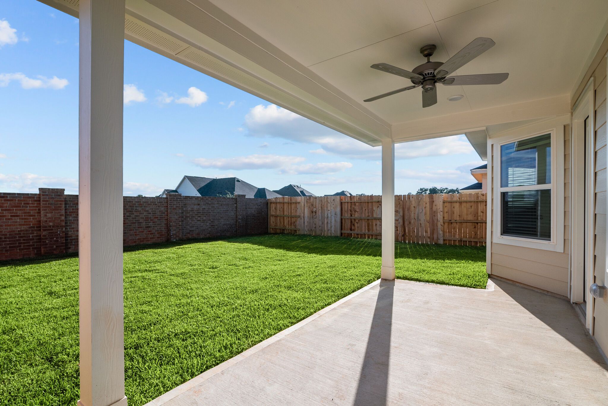 5022 Perennial Lane. La Marque, TX 77568